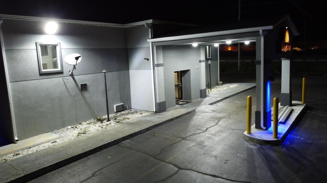Days Inn By Wyndham Indianapolis East Post Road Exterior foto