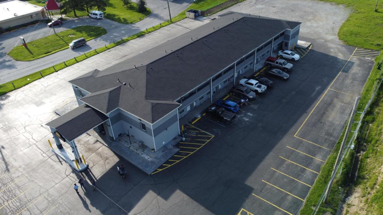 Days Inn By Wyndham Indianapolis East Post Road Exterior foto